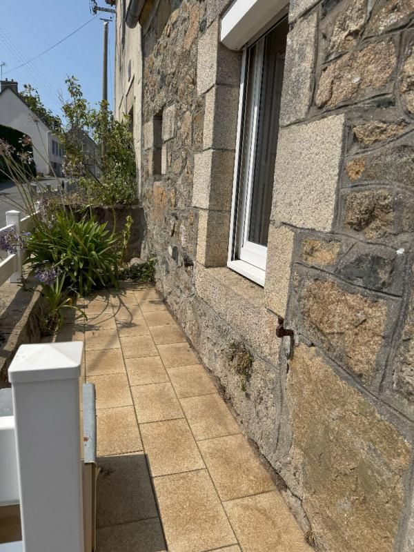PLEUBIAN Maison en pierre à Pleubian centre, à pied de la mer , Idéal pied-à-terre 2
