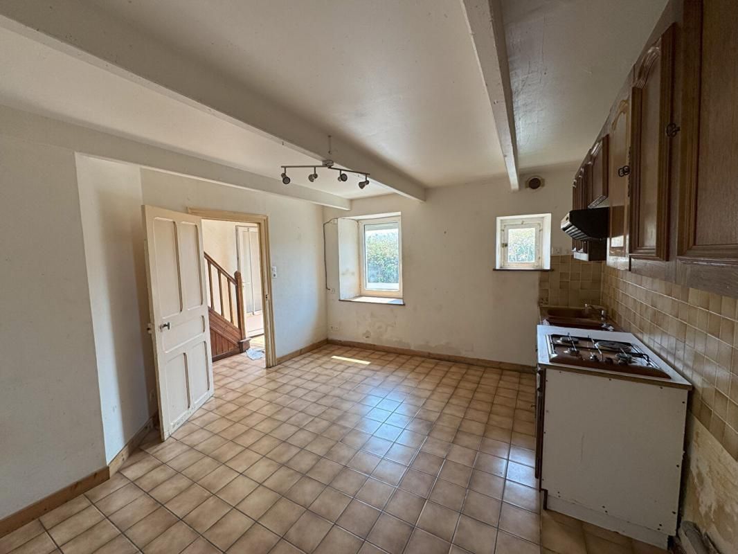 PLEUBIAN Maison en pierre à Pleubian centre, à pied de la mer , Idéal pied-à-terre 3