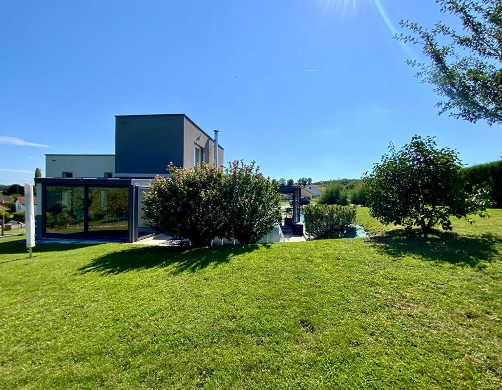 CONTREXEVILLE Maison Contemporaine Contrexéville 6 pièce(s) 136 m2 1