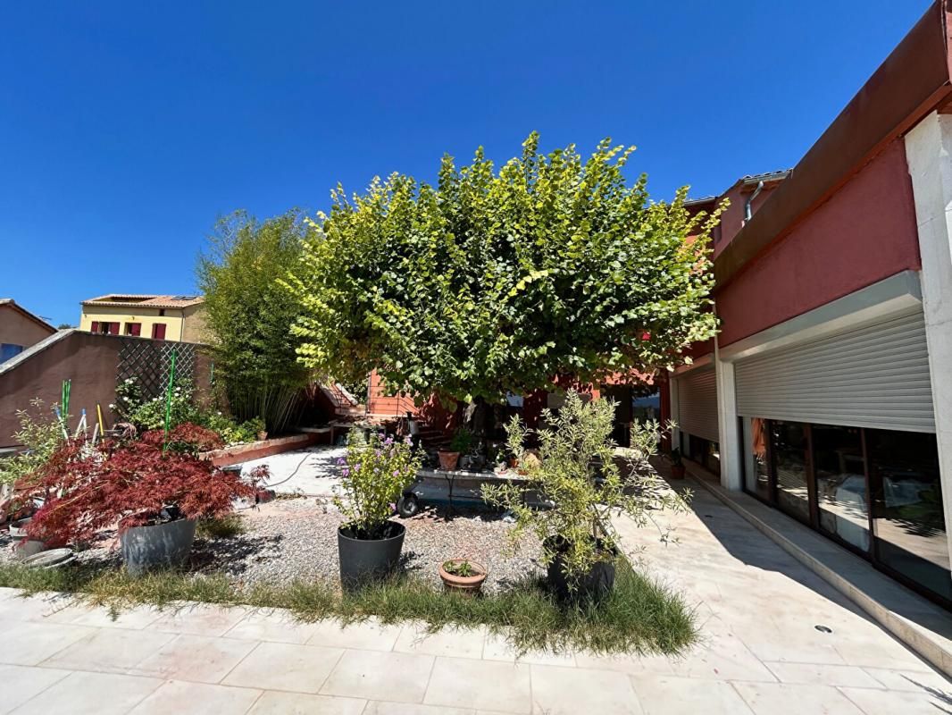ROUSSILLON Maison de village 228m² avec terrasse 200m² vue panoranique 2