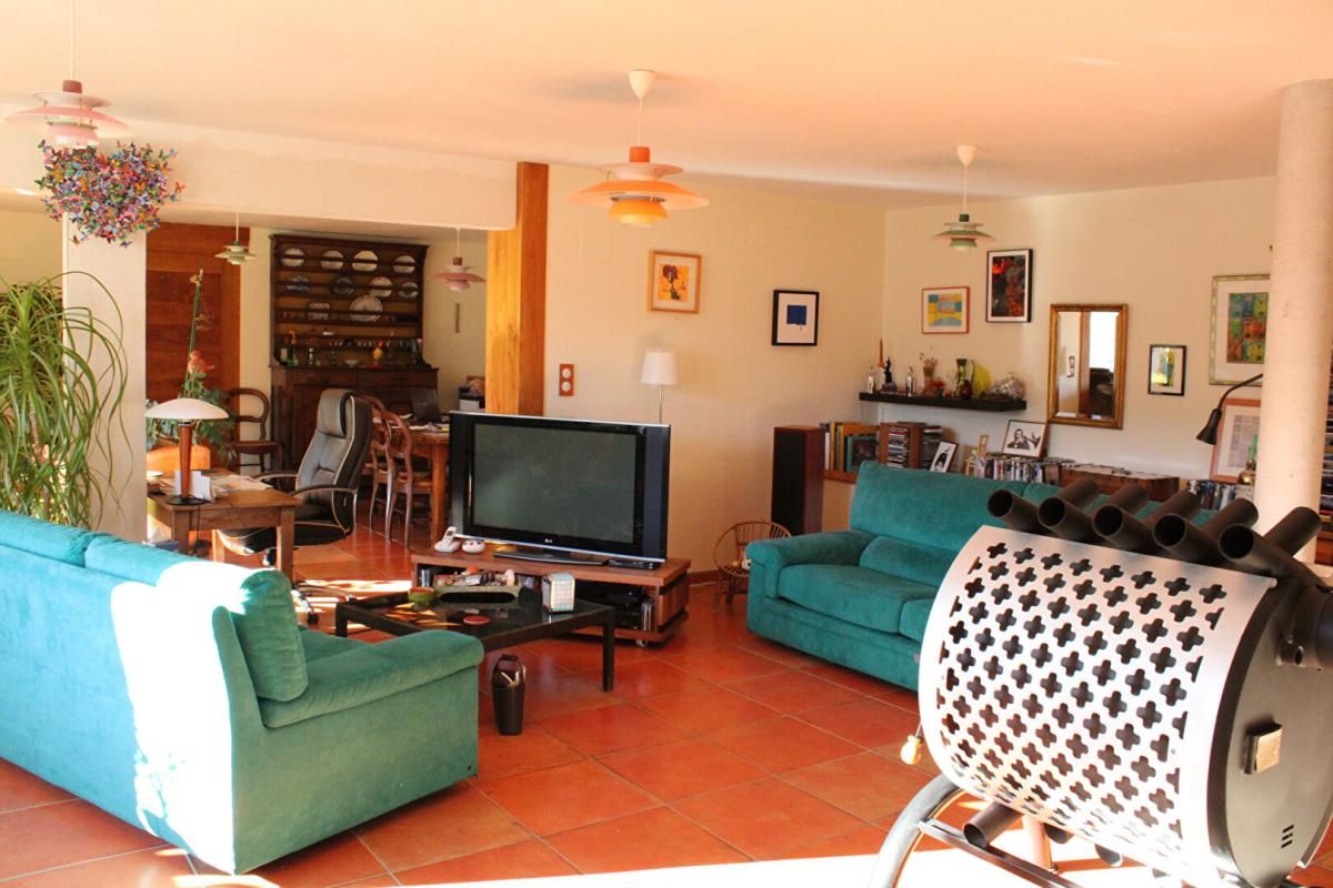 GRANDRIEU Maison Grandrieu 7 pièce(s) 250 m2 4