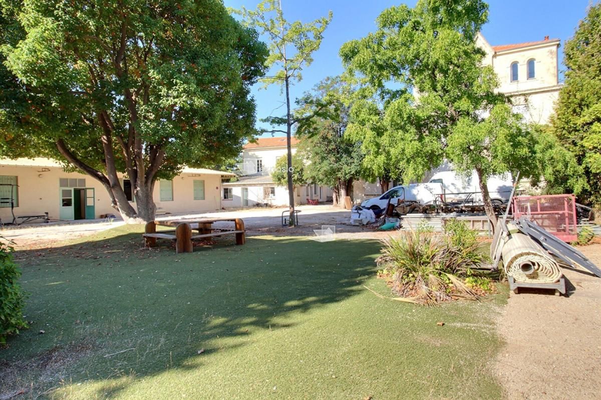 LA SEYNE-SUR-MER Maison de Maitre et annexes Les Sablettes, La Seyne-sur-Mer- 2 105 000 euros 2