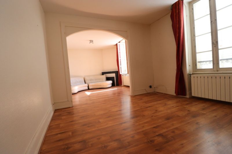 NEVERS Appartement Nevers 6 pièce(s) 120 m2 2