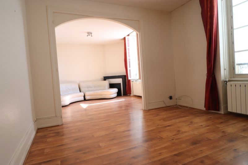 NEVERS Appartement Nevers 6 pièce(s) 120 m2 3
