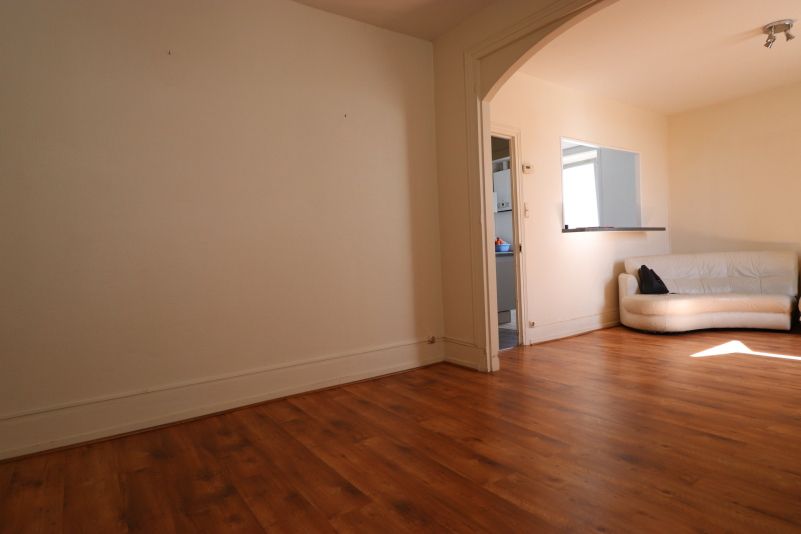 NEVERS Appartement Nevers 6 pièce(s) 120 m2 4