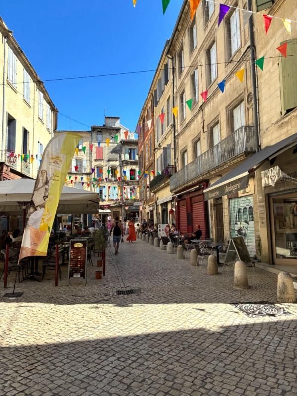 SOMMIERES Immeuble  libre au coeur de Sommières Emplacement N°1 potentiel locatif fort 3