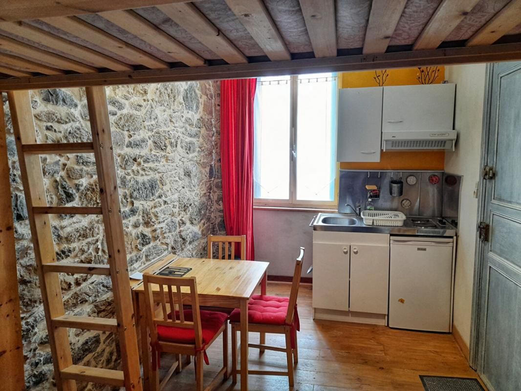 EAUX-BONNES Appartement T1Bis de 22m2 au rez-de-chaussée 2