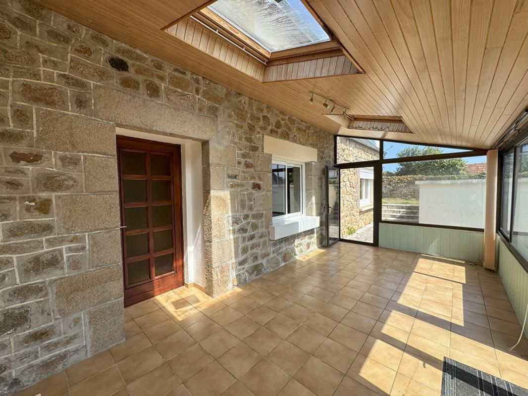 Pleubian, Laneros,Proche Mer , 93 m² , 3 Chambres ,Garage , Véranda ,Dépendance