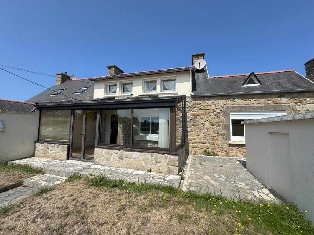 PLEUBIAN Pleubian, Laneros,Proche Mer , 93 m² , 3 Chambres ,Garage , Véranda ,Dépendance 3