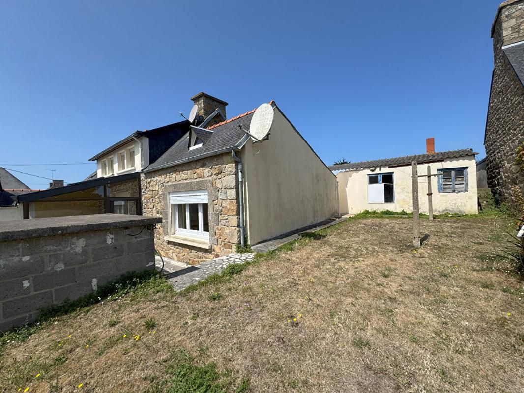 PLEUBIAN Pleubian, Laneros,Proche Mer , 93 m² , 3 Chambres ,Garage , Véranda ,Dépendance 4