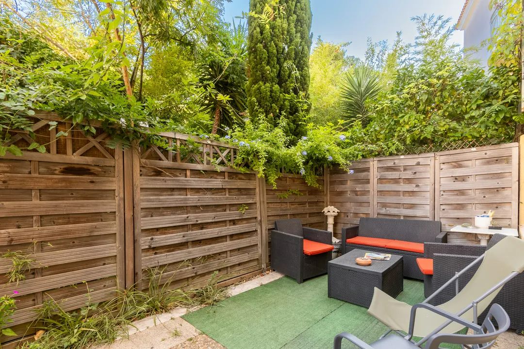 SIX-FOURS-LES-PLAGES Appartement Six Fours Les Plages 4 pièce(s) 97 m2 avec Jardin et Parking 2