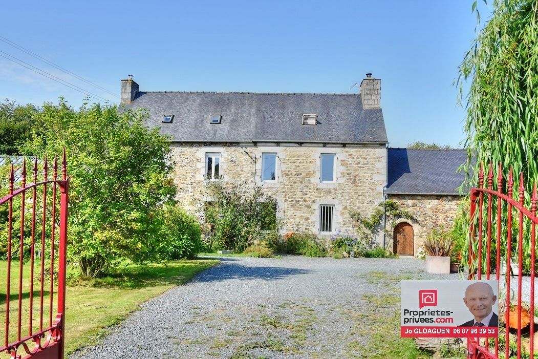 GUINGAMP Maison de caractère, 9 pièces, 218 m2, avec bois 2