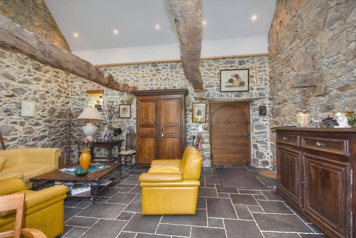 GUINGAMP Maison de caractère, 9 pièces, 218 m2, avec bois 3