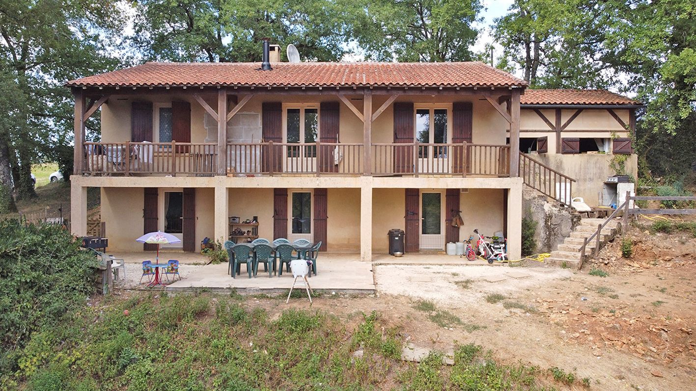 SAINT-GENIES Maison SAINT GENIES 4 pièce(s) 134 m2 2