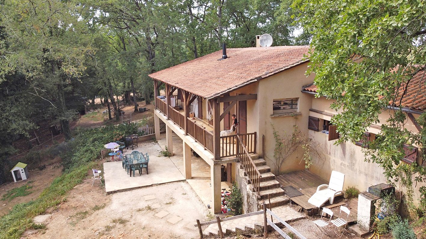SAINT-GENIES Maison SAINT GENIES 4 pièce(s) 134 m2 4