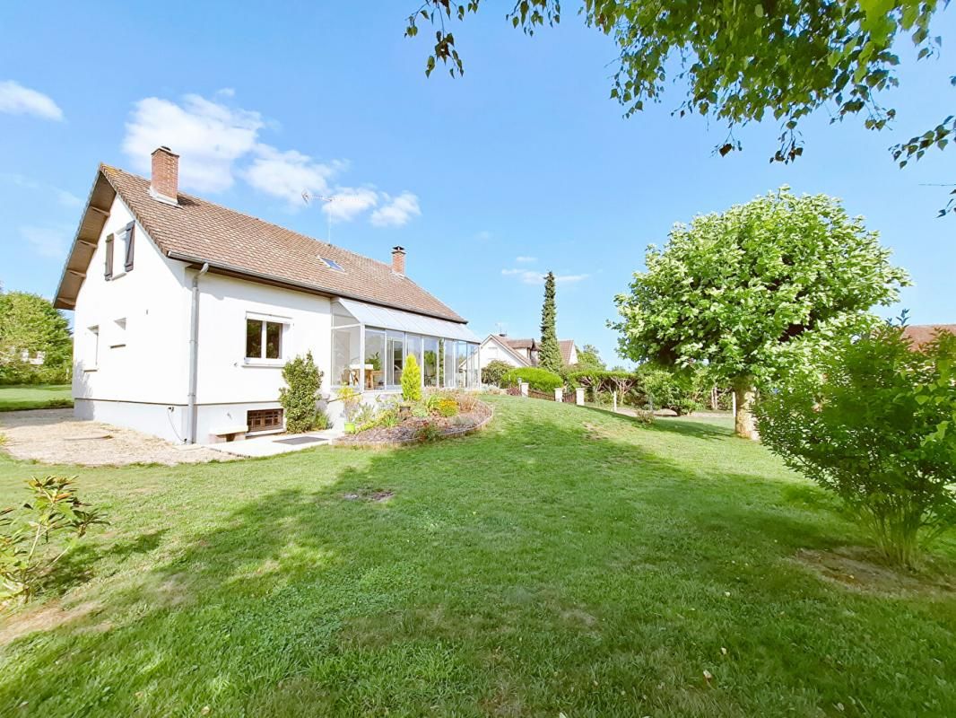 Maison au confort moderne, entretenue avec soin sur sous-sol total
