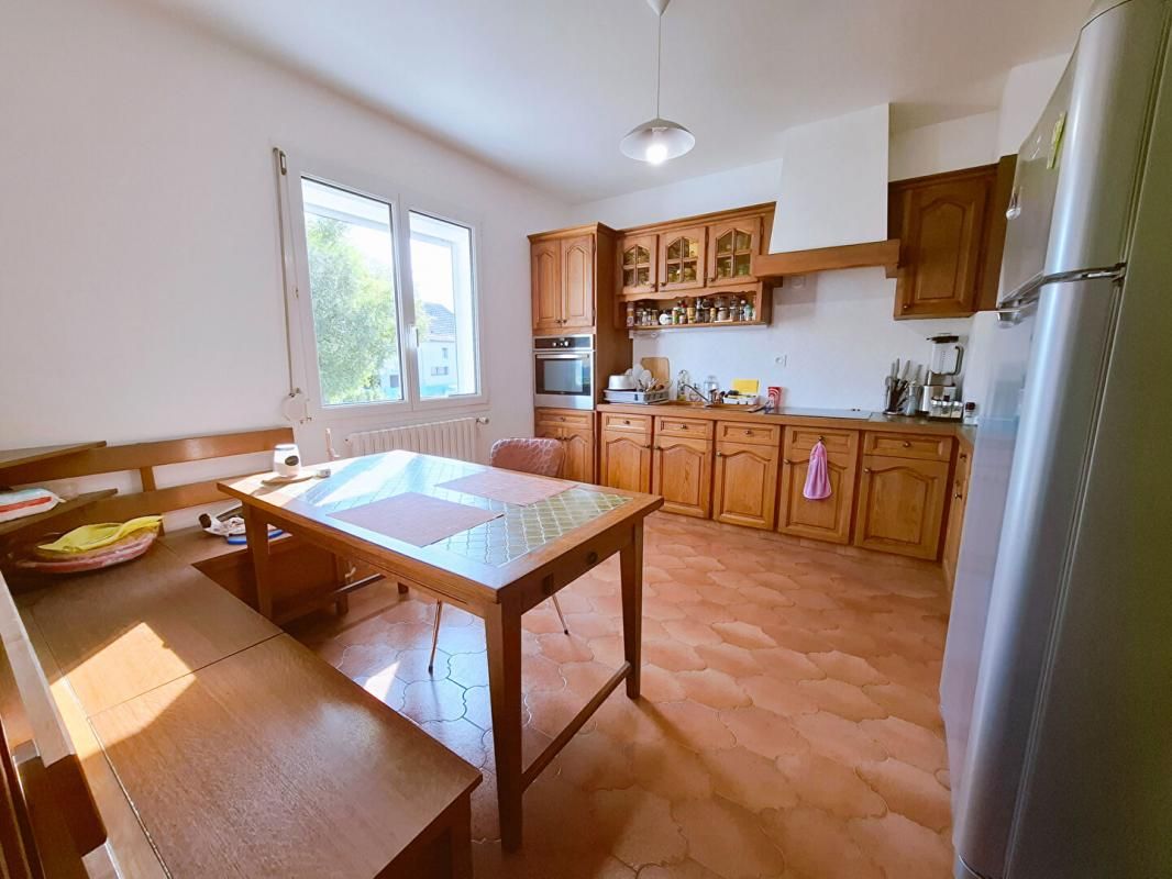LE CHENE Maison au confort moderne, entretenue avec soin sur sous-sol total 4