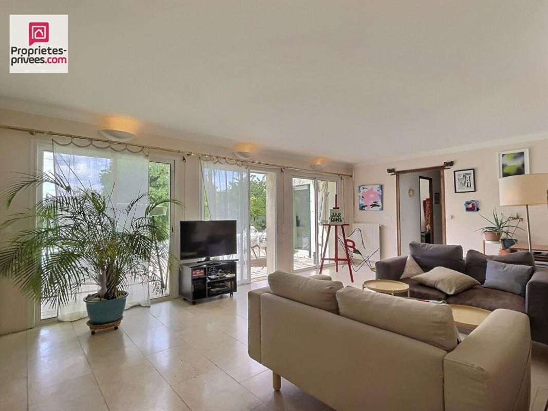 LORGUES MAISON DE CHARME SUR LORGUES 217 M² AVEC PISCINE 3