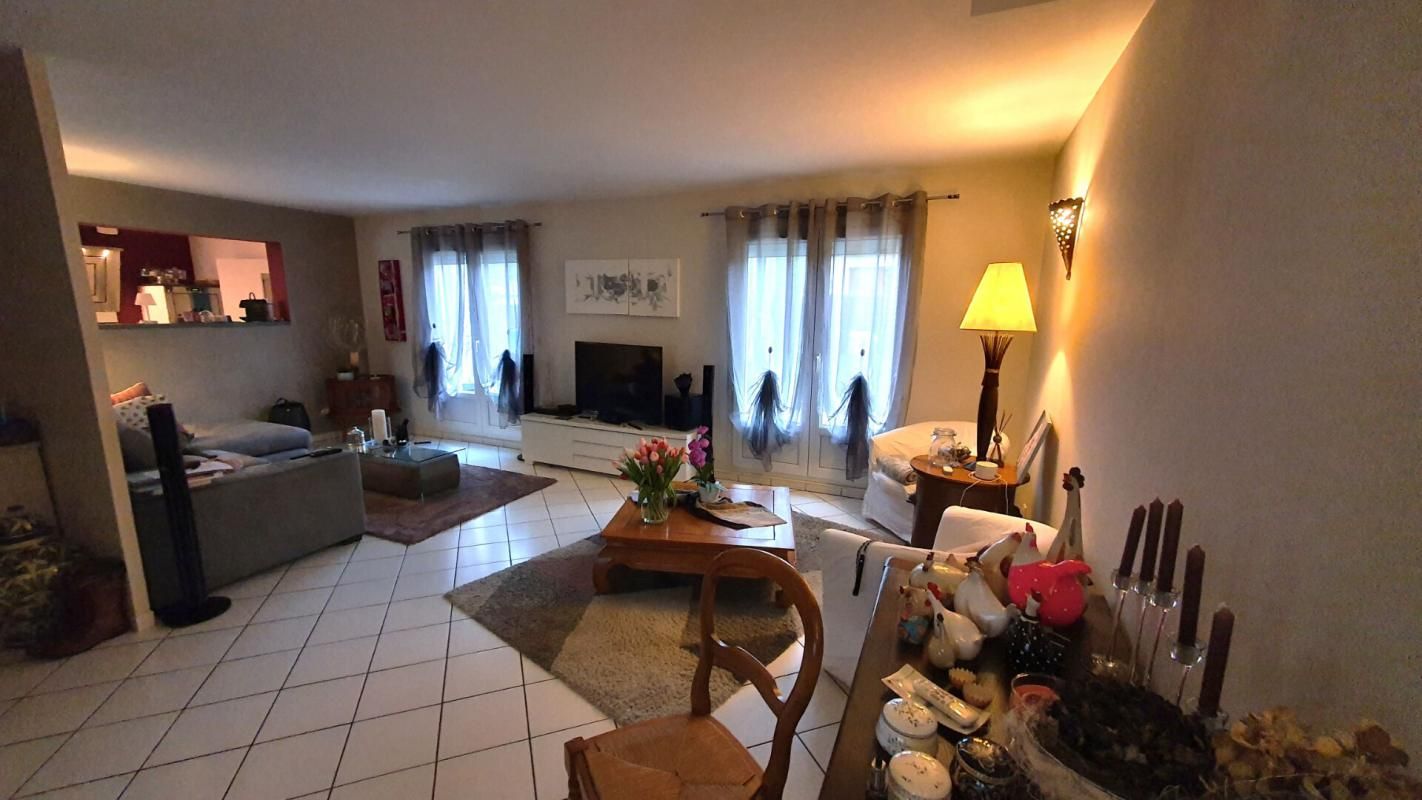 45380 LA CHAPELLE ST MESMIN - Maison climatisée 3 chambres avec garage - quartier calme