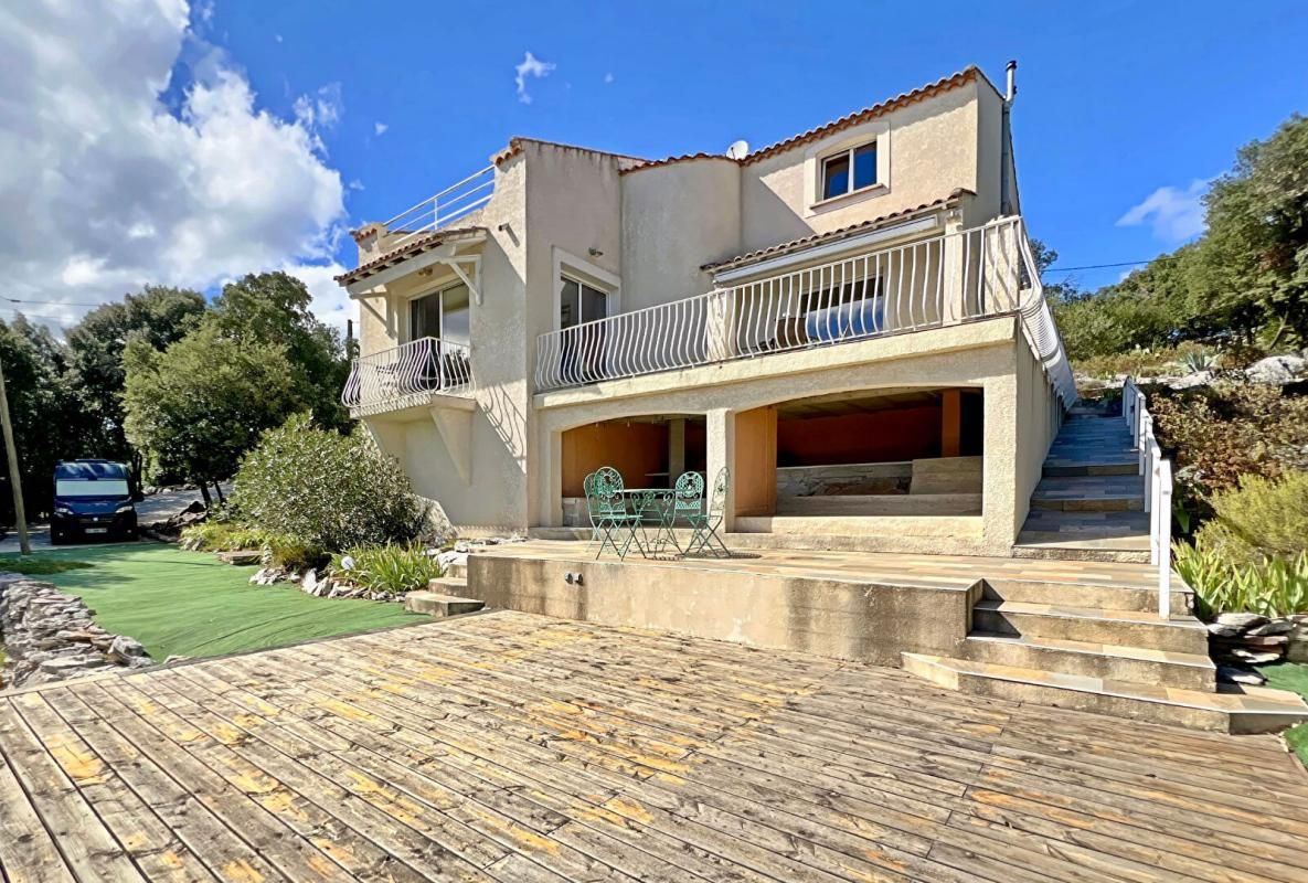 Magnifique villa avec vue panoramique sur 2746m² de terrain