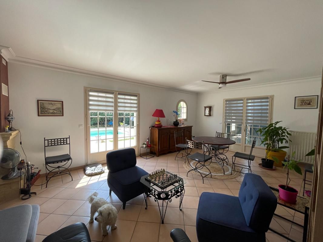 MENESPLET Maison Menesplet 8 pièce(s) 143 m2 4