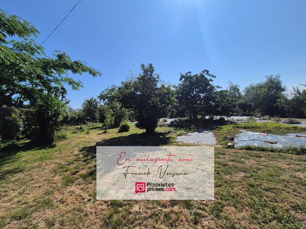 VENDRENNES A VENDRE en Exclusivité à Vendrennes, Maison à rénover de 58 m2 env avec 1 chambre et 2 greniers sur une parcelle de 1557 m2 3