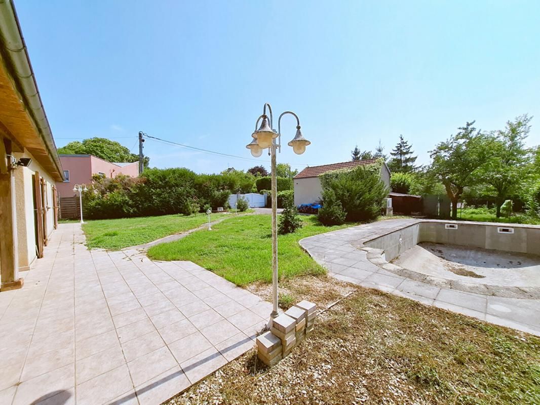 ARCIS-SUR-AUBE Maison familiale de plain-pied avec potentiel d'agrandissement 2