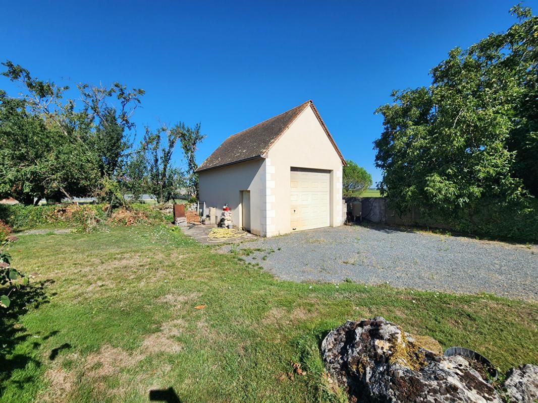 ESVRES Maison Esvres 7 pièce(s) 246 m2 2