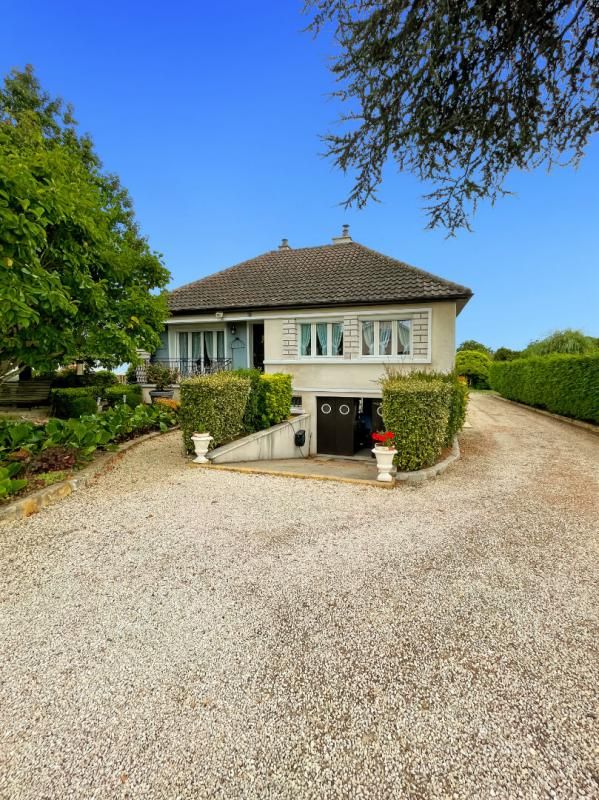 Maison avec Chambres d'Hôtes à Lignières (18) 150m2 terrain 1322 m2