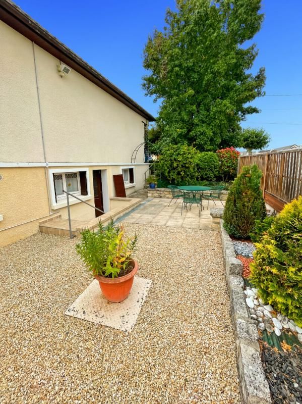 LIGNIERES Maison avec Chambres d'Hôtes à Lignières (18) 150m2 terrain 1322 m2 2