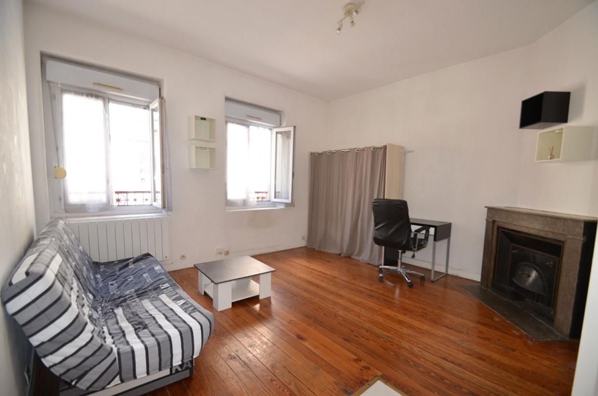 Idéal investisseur : 1 seul lot de 2 Appartements et de 2 caves