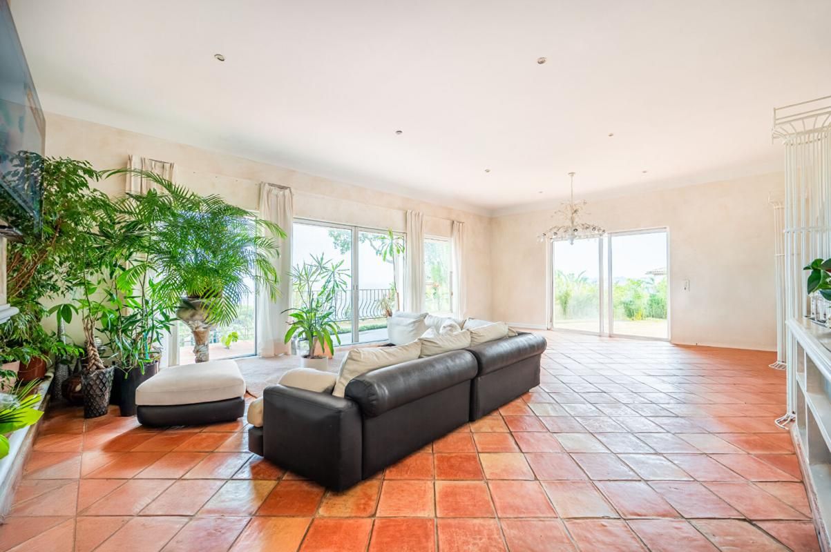 SAINTE-MAXIME Vue mer incroyable sur tout le Golfe de Saint Tropez : Villa Sainte Maxime 8 pièce(s) 288 m2 3