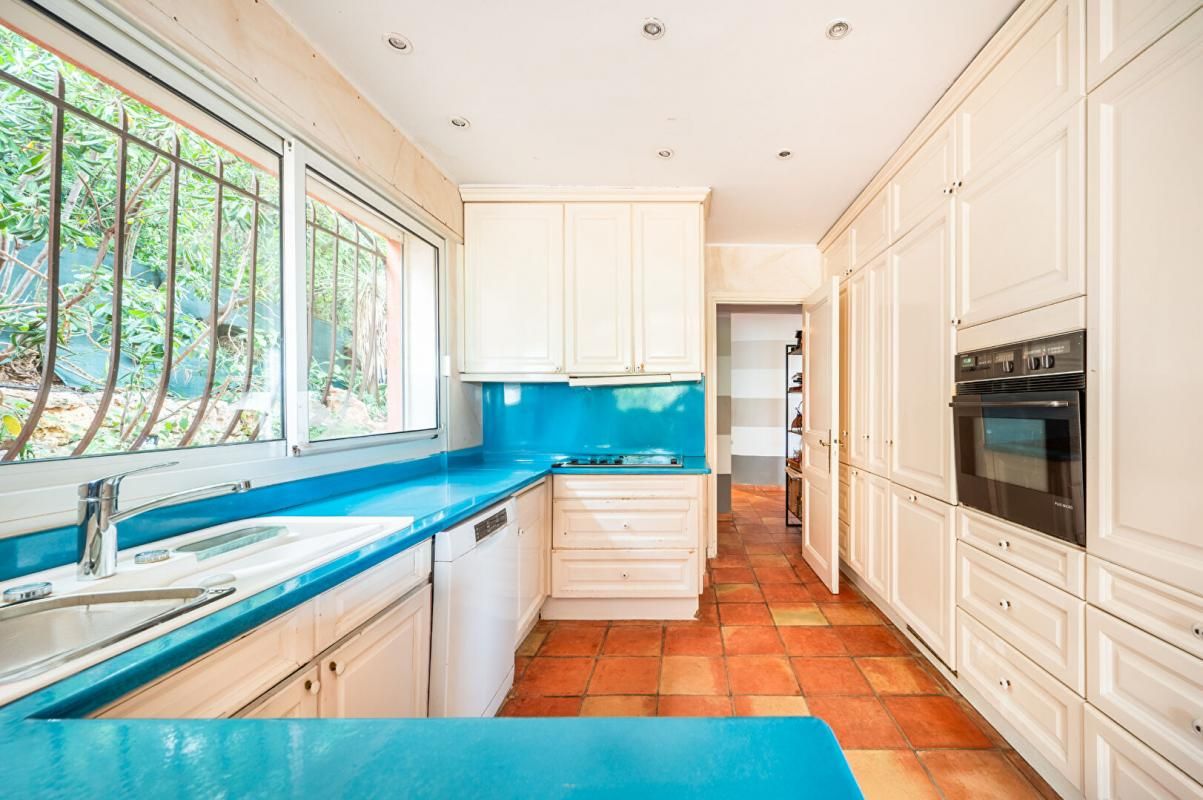 SAINTE-MAXIME Vue mer incroyable sur tout le Golfe de Saint Tropez : Villa Sainte Maxime 8 pièce(s) 288 m2 4