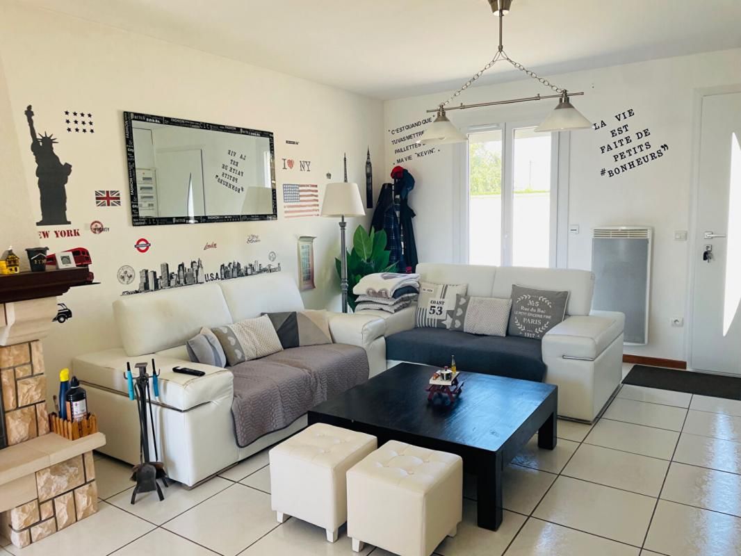 SERAZEREUX Maison Serazereux 3 chambres Plain pied SANS TRAVAUX 85 m2, terrain 1500m2, garage 3
