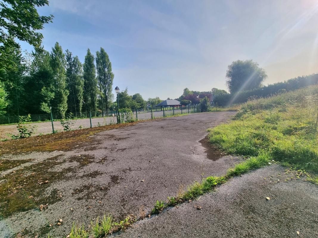 ETEIGNIERES Immeuble 14 pièce(s) 311 m2 2