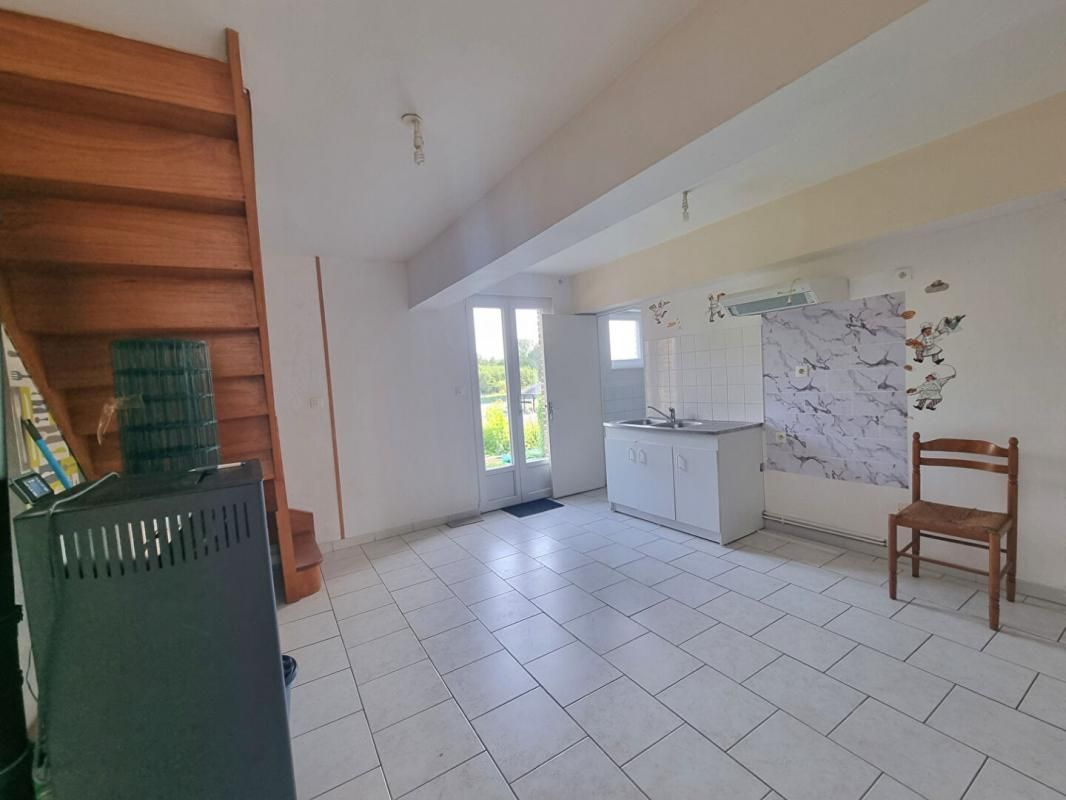 ETEIGNIERES Immeuble 14 pièce(s) 311 m2 3