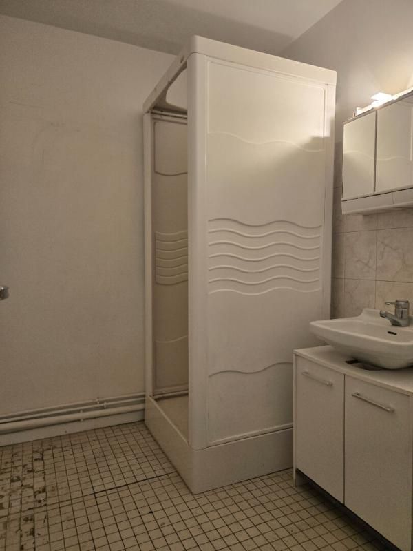 NEUILLY-SUR-SEINE Joli studio en souplex _ Immeuble de standing _ Neuilly-sur-Seine 3