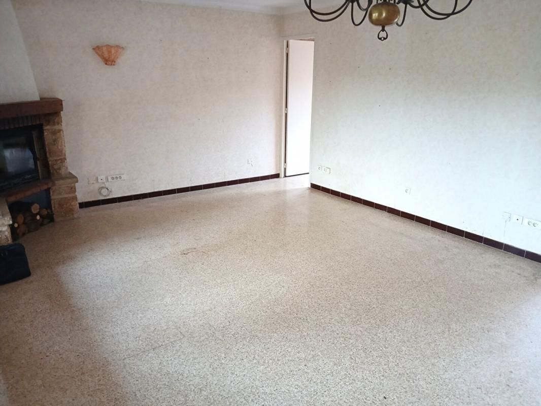 LE VAL Maison 4 pièces plain pied de 63.85 avec garage - LE VAL 4