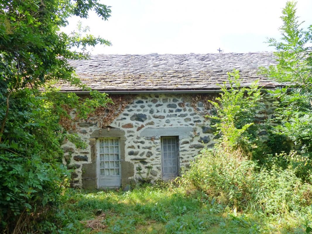SAINT-JULIEN-CHAPTEUIL Remarquable Maison en pierre à Saint-Julien-Chapteuil 2