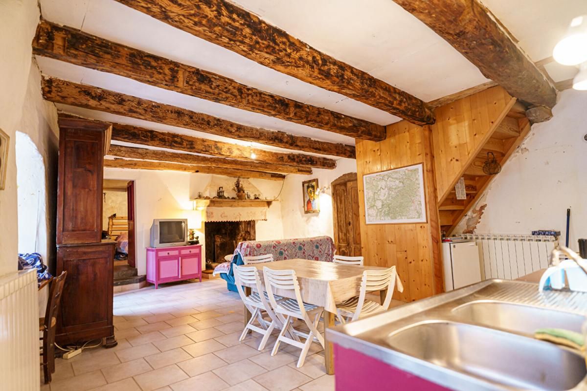 LANUEJOLS Maison de caractère à réinventer. Montjardin, Causse Noir 3