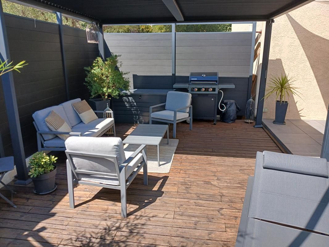 LE VAL Villa T6 de 126 m2 sur 1785m² de terrain avec piscine - LE VAL 4