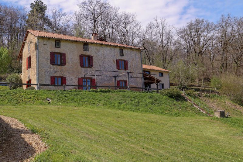 MONTREM 24110 - Domaine 538 m2! magnifiquement situé dans les collines 3