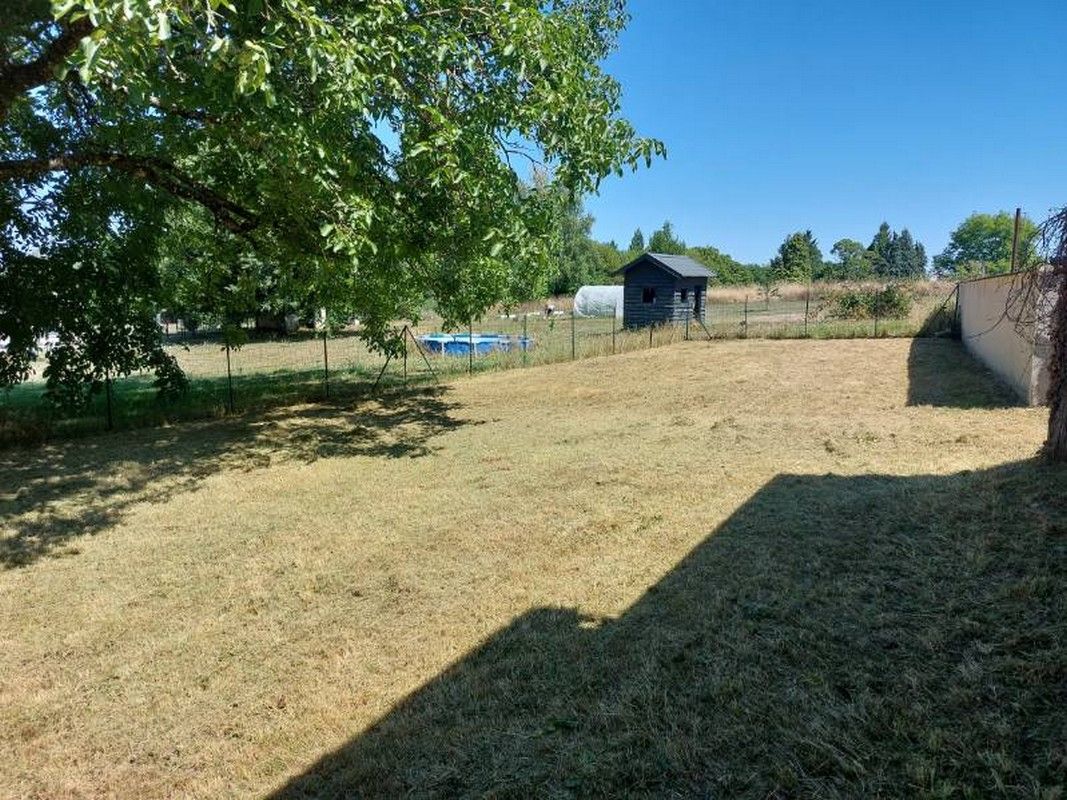 > POMPADOUR (19230) à 35 min de BRIVE : Grange en pierre à rénover en Maison T4 T5 gîte, rbnb -140m² - terrain de 388m2 - 49 990