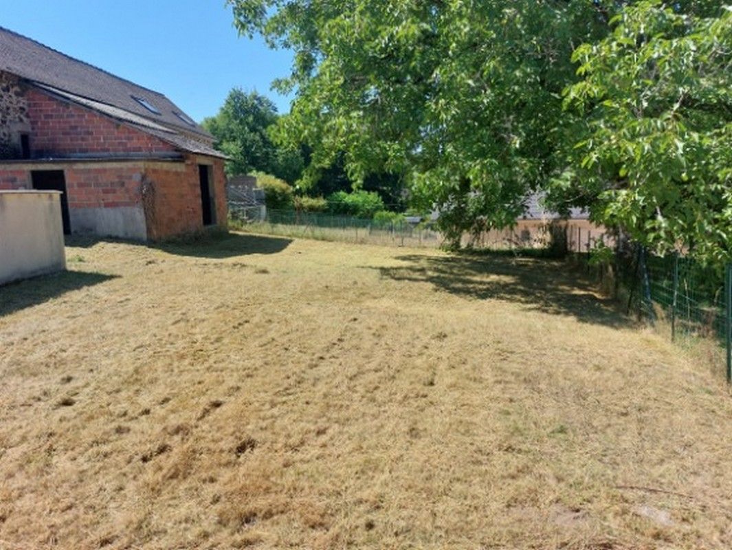 ARNAC-POMPADOUR > POMPADOUR (19230) à 35 min de BRIVE : Grange en pierre à rénover en Maison T4 T5 gîte, rbnb -140m² - terrain de 388m2 - 49 990 4
