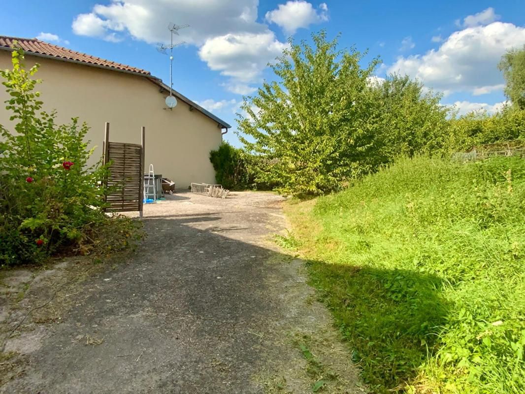 BULGNEVILLE Maison Bulgneville 7 pièce(s) 193 m2 2