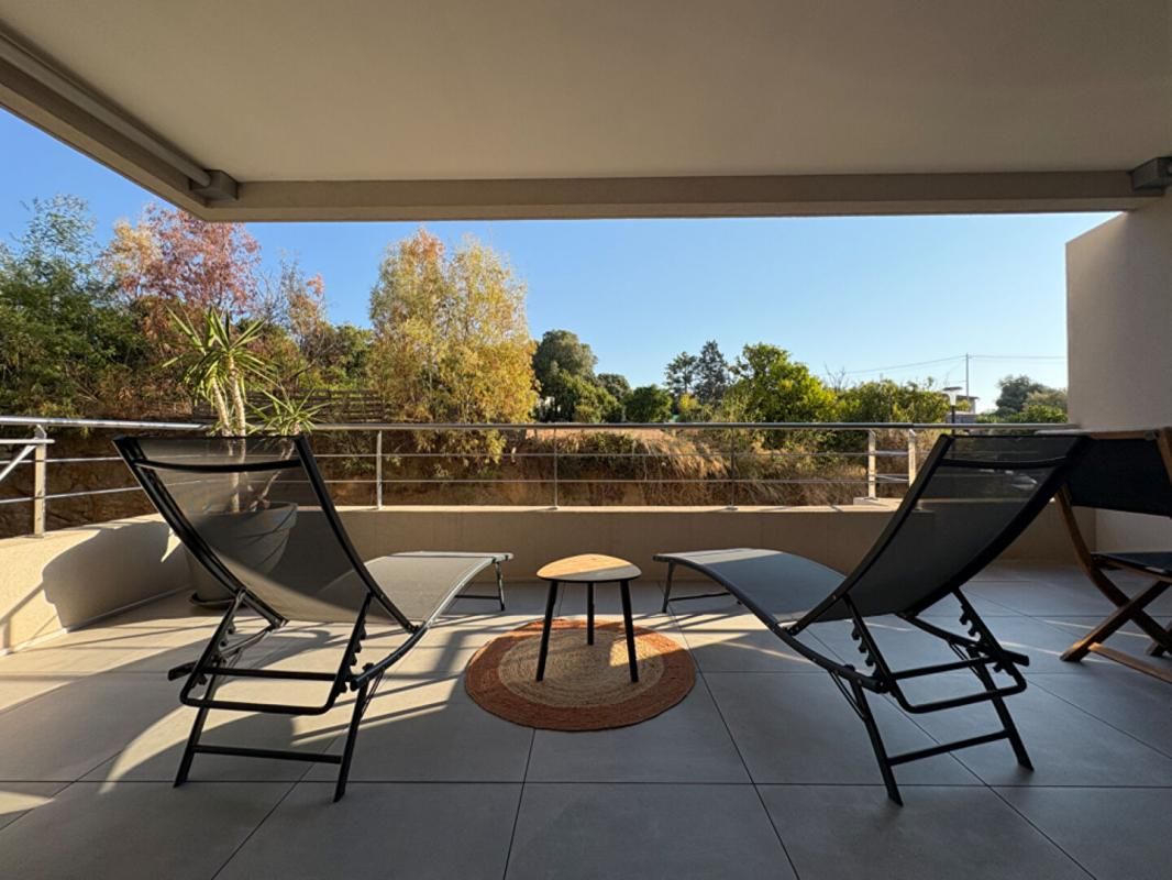 AJACCIO AGREABLE T1 AVEC GRANDE TERRASSE AU MILELLI 2