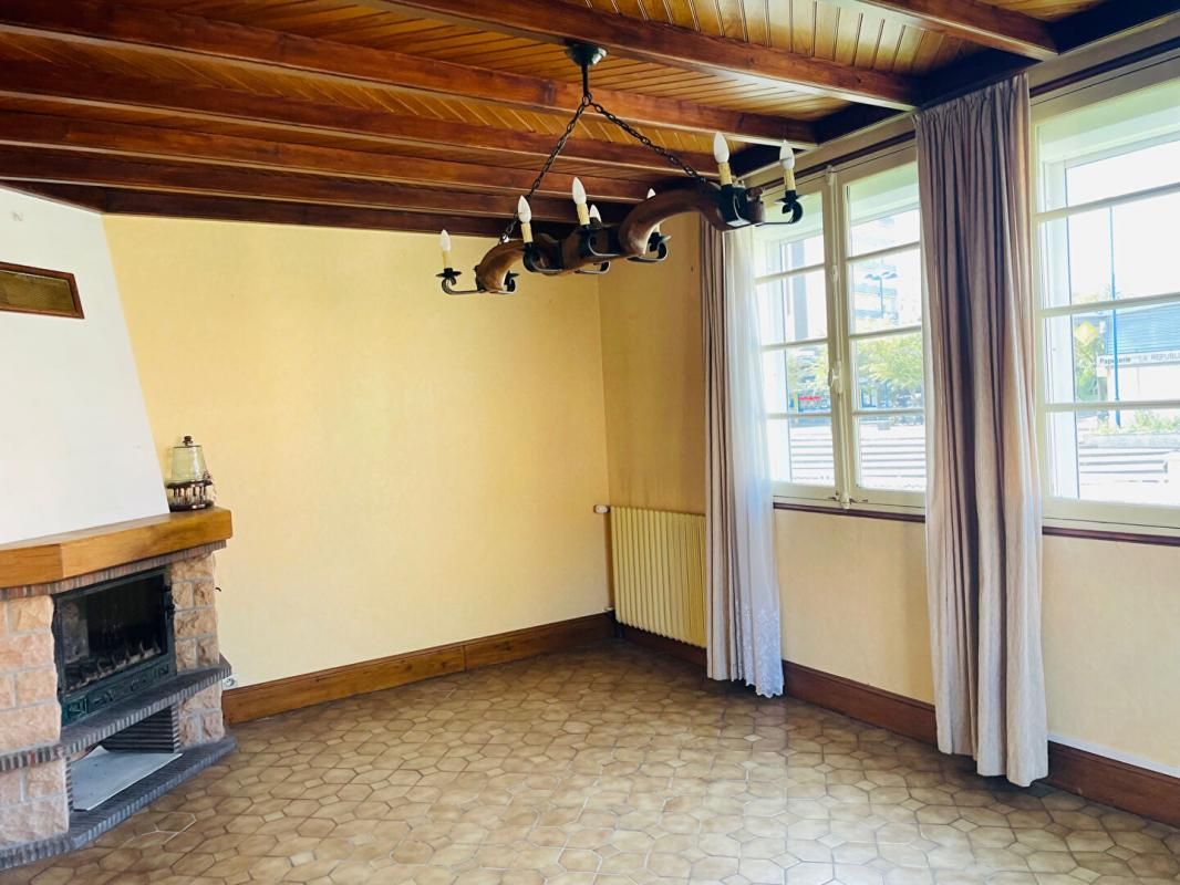 LUCE Maison Luce 6 pièces 110 m2, jardin 600m2, garage, sous-sol total 3