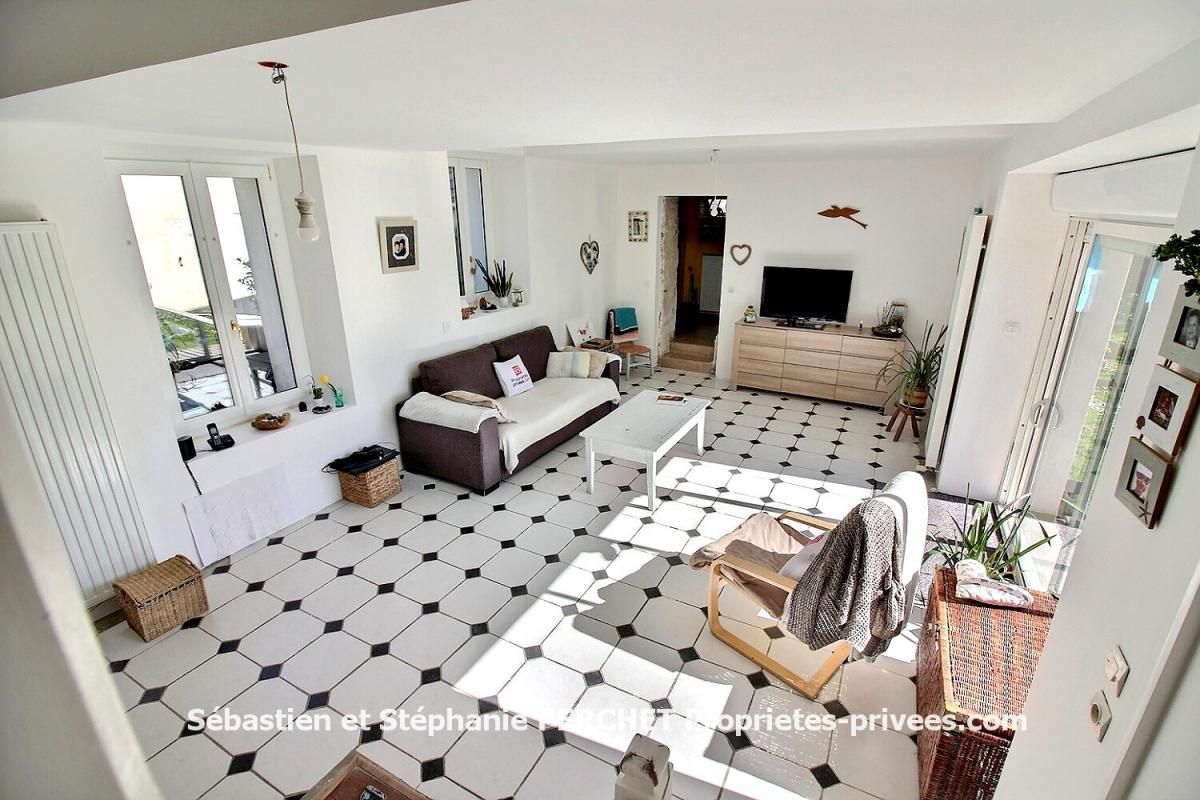 TERMINIERS Maison de village Terminiers 3 chambres 150 m2 4