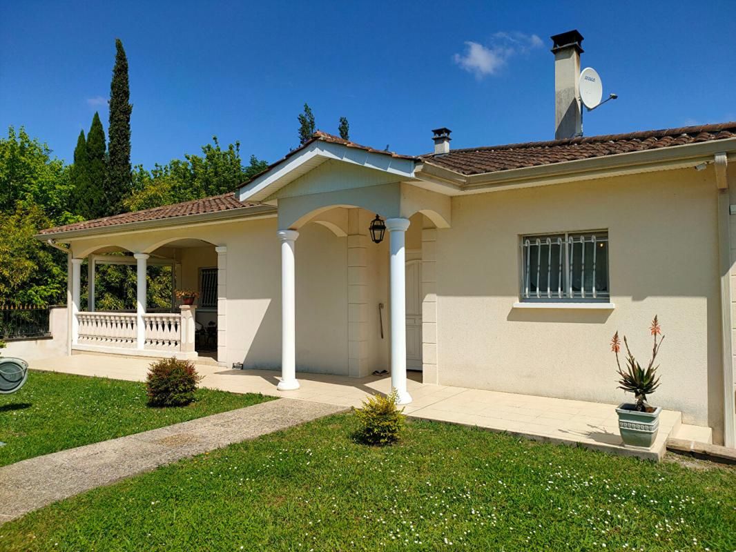 MAISON 170 m² - 6 PIECES - GARAGE 215 m² - TERRAIN CONSTRUCTIBLE  1910 m²
