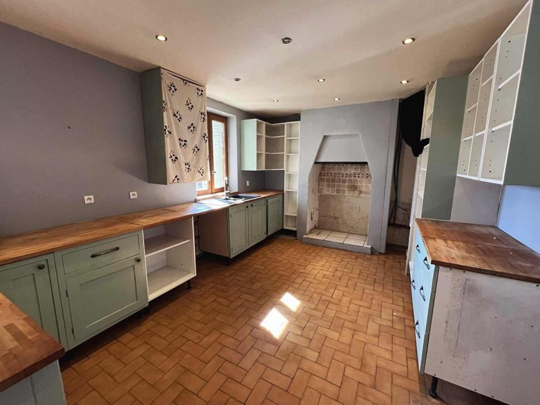 SAINT-YRIEIX-LA-PERCHE Maison Saint Yrieix La Perche 5 pièce(s) 100 m2 4